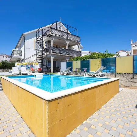 Two-bedroom In Okrug Gornji Trogir