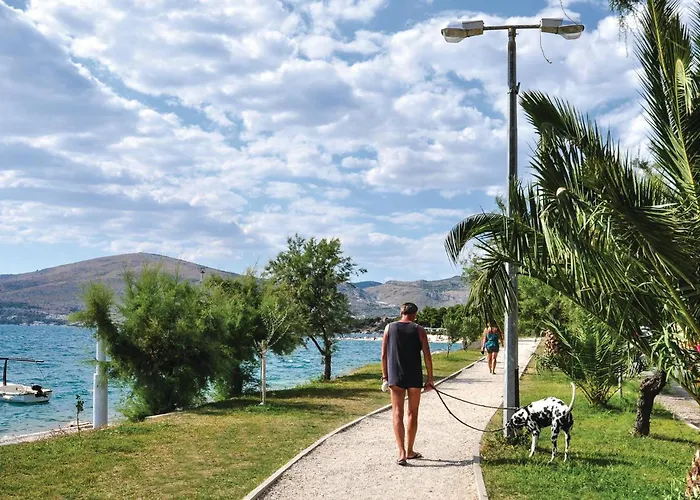 Two-bedroom In Okrug Gornji Trogir